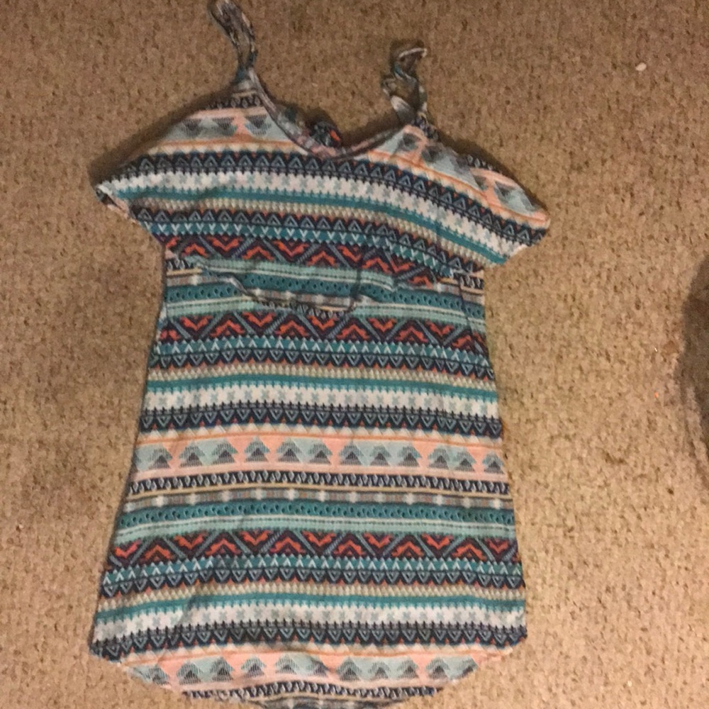 Multi color sleeves-less dress